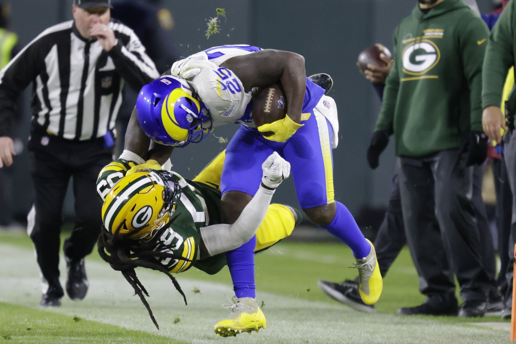 Rams Packers Football